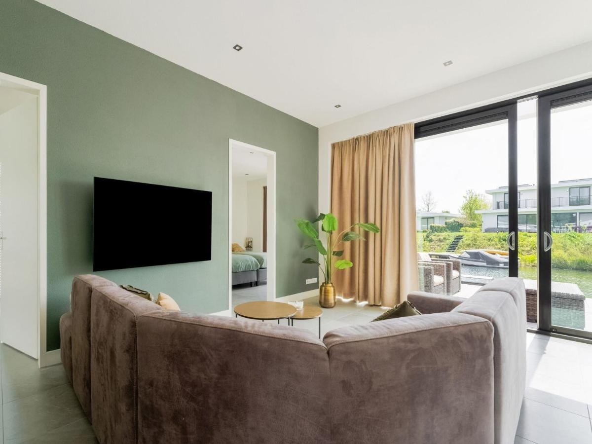 Swanky Villa In Zeewolde With Garden Dış mekan fotoğraf