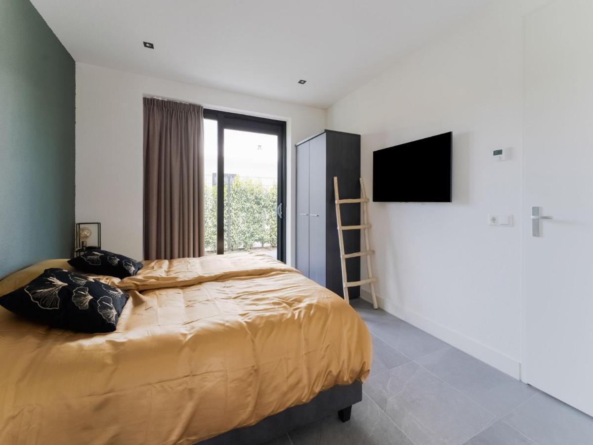 Swanky Villa In Zeewolde With Garden Dış mekan fotoğraf
